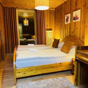 Standard Zimmer mit Kingsize-Bett